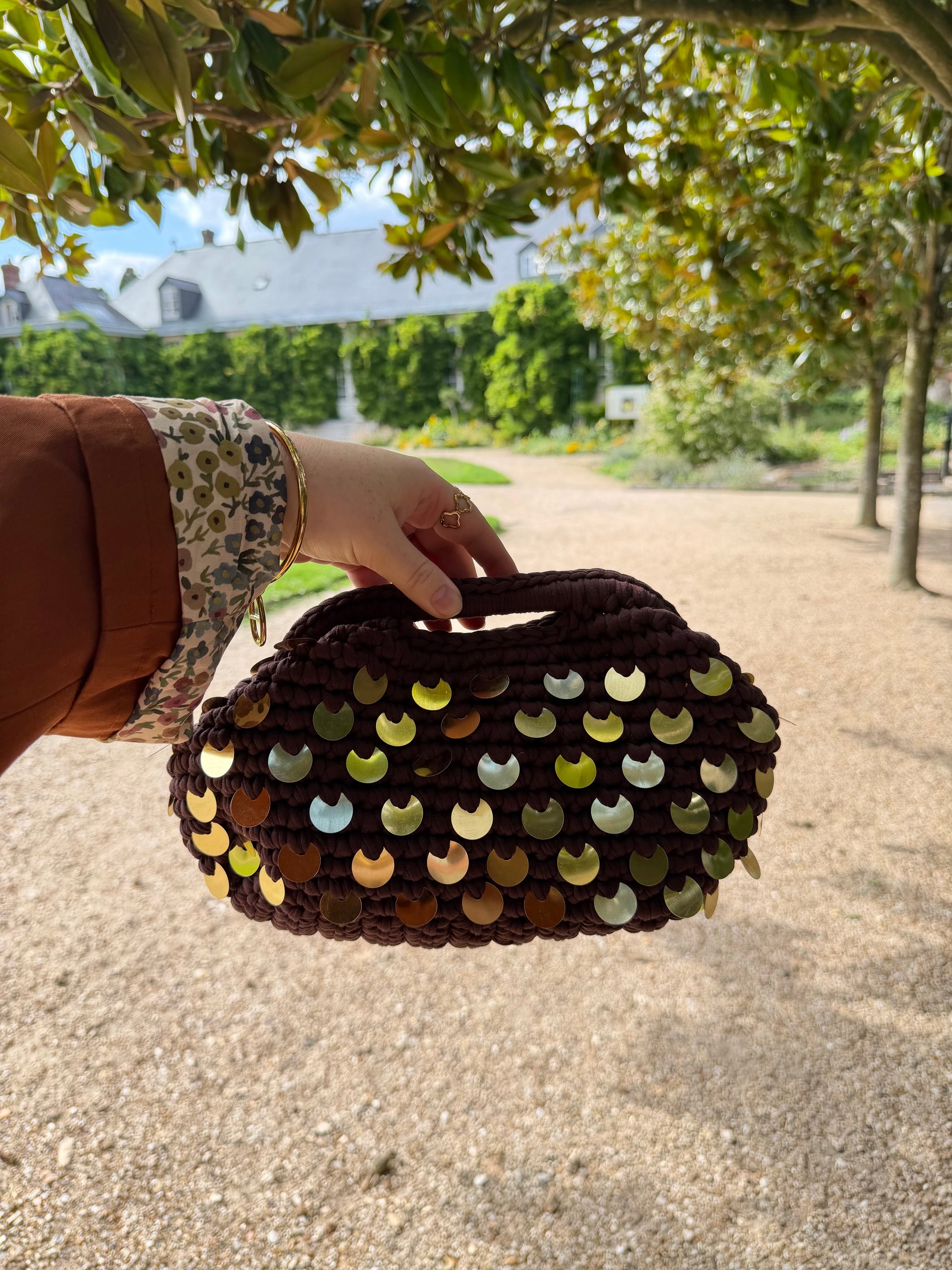 POCHETTE À MAIN CROCHET CHOCOLAT